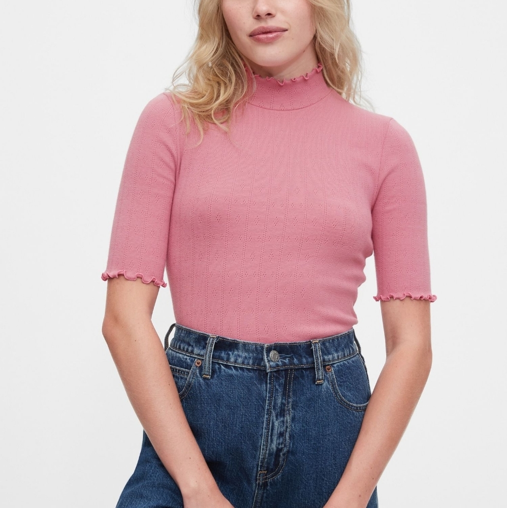 NWT Gap fitted pointelle mock neck top